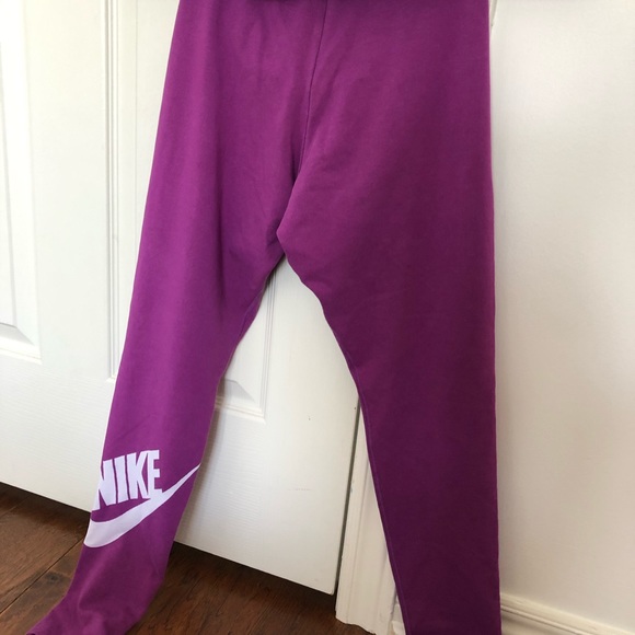 Purple nike tights - Picture 1 of 2